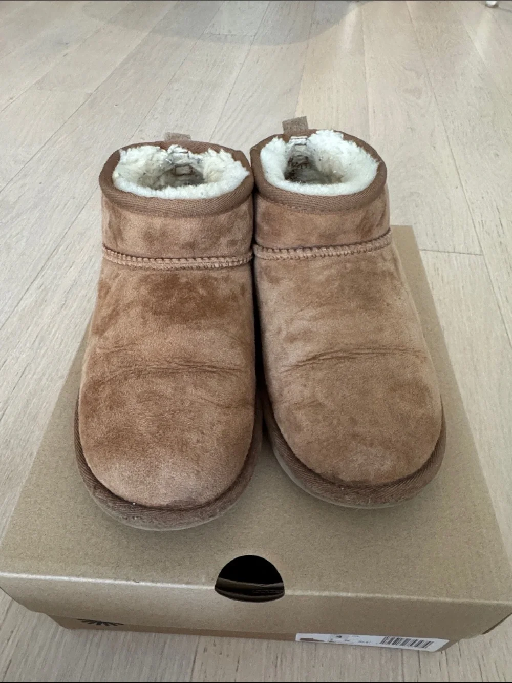 UGG Kids Chestnut Shearling-Lined Slip-On Boots Size 4